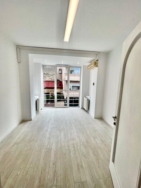 Dorobanti, birou 3 camere, zona Beller, strada Constantin Aricescu